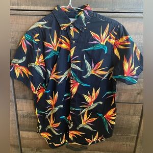 Old Navy bird of paradise shirt small